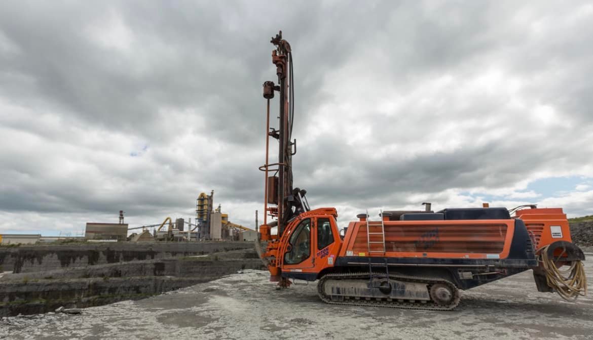 酸化壓裂軟管在復(fù)雜地質(zhì)條件下的技術(shù)挑戰(zhàn)與應(yīng)對策略